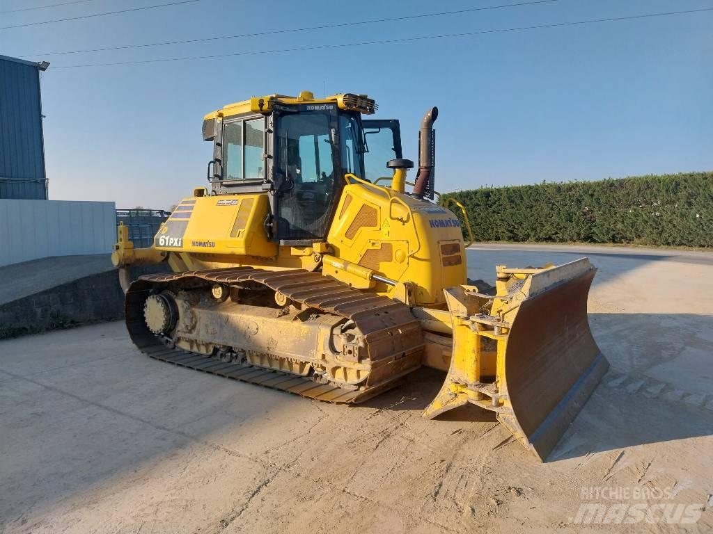 Komatsu D61PXi-24 Buldooserid