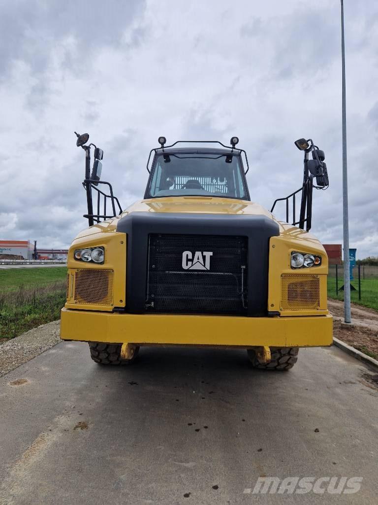 CAT 735C2 Liigendraamiga pinnaseveokid