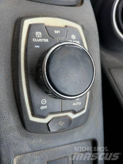 Hyundai HX140L Roomikekskavaatorid