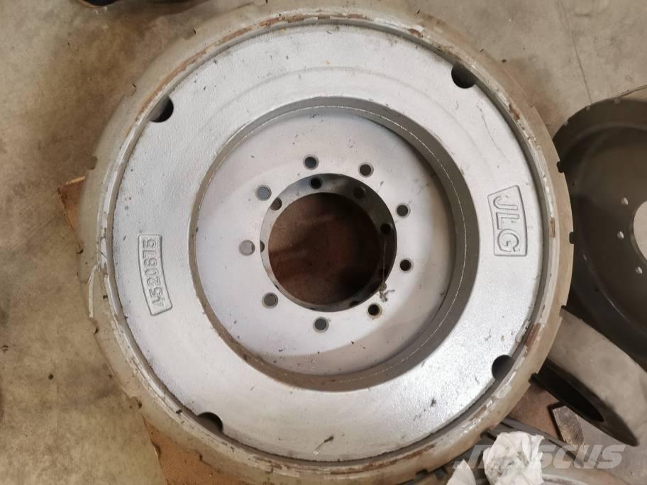 JLG E 300 AJP Rehvid, rattad ja veljed