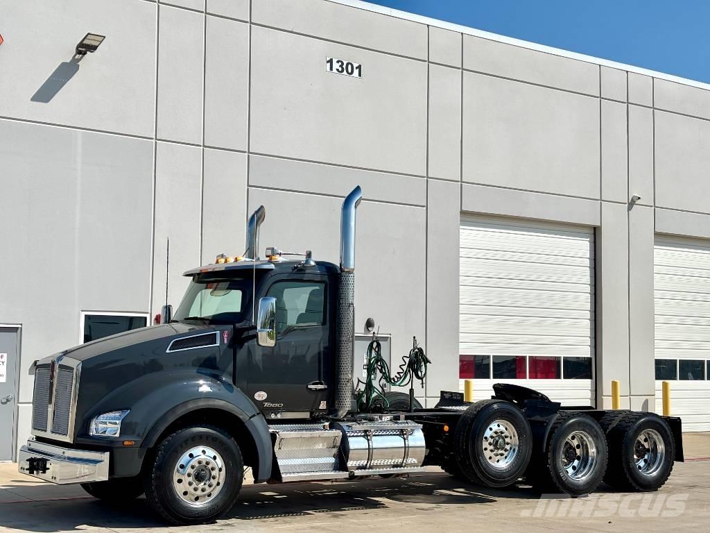 Kenworth T 880 Sadulveokid