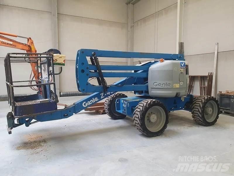 Genie Z45/25 Iseliikuvad poomtõstukid