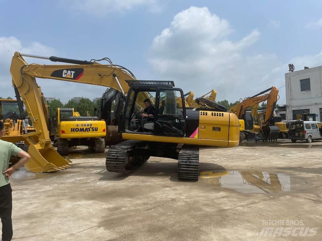 CAT 320D Roomikekskavaatorid