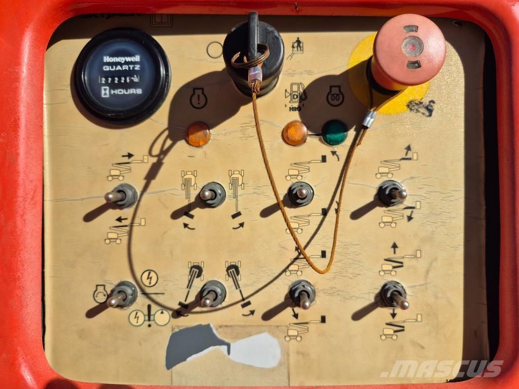 SkyJack SJ 63 AJ Iseliikuvad poomtõstukid