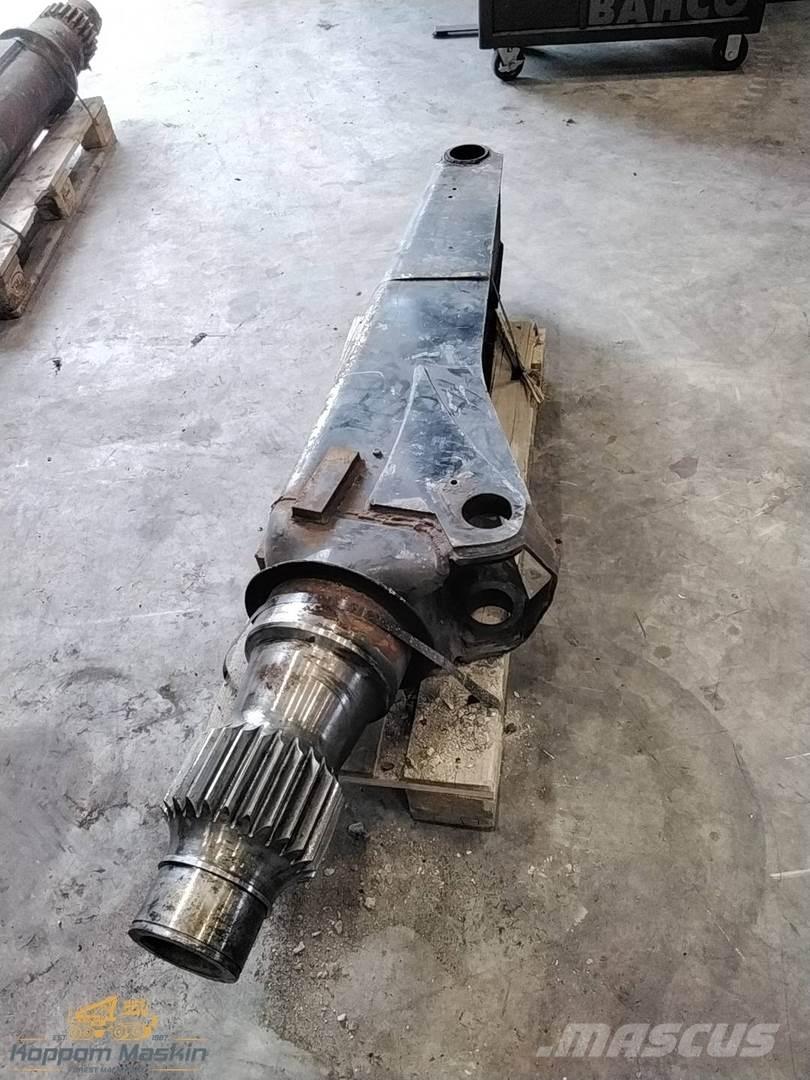 Komatsu 105F Forvarderi kraanad