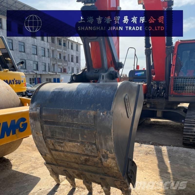 Doosan DX 225 LC Roomikekskavaatorid