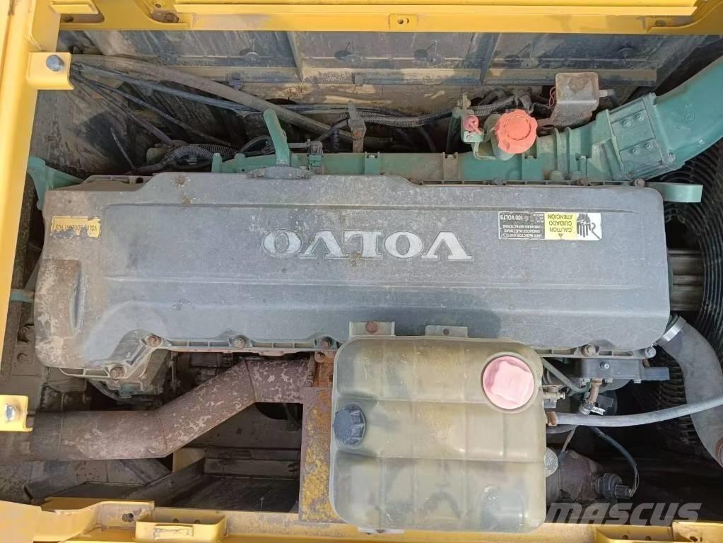 Volvo EC 480 Roomikekskavaatorid