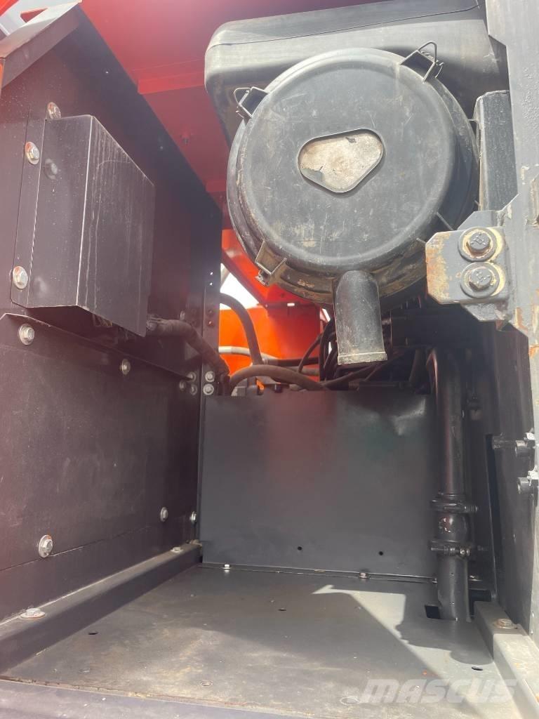 Hitachi ZX 240 Roomikekskavaatorid