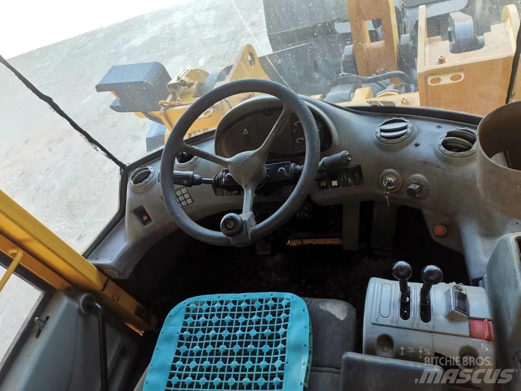 Volvo L 120 E Rataslaadurid