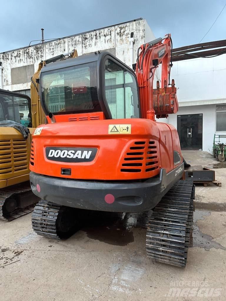 Doosan DX 60 Miniekskavaatorid < 7 t