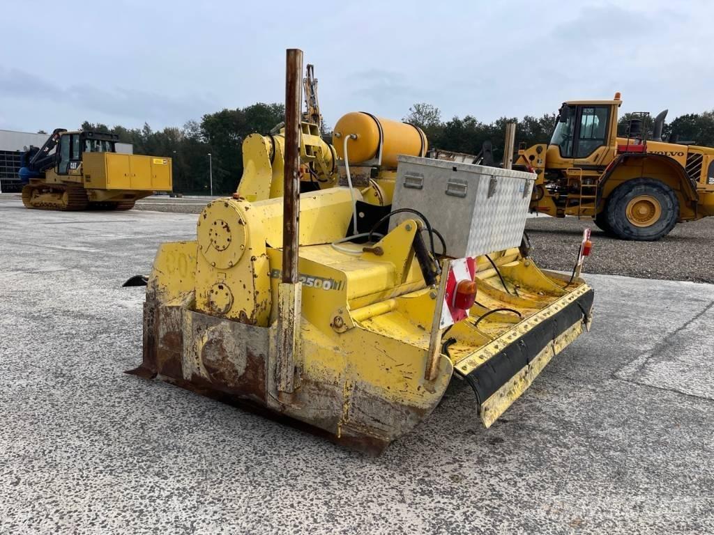 Bomag BSF 2500 Asfaldi taaskasutuse masinad