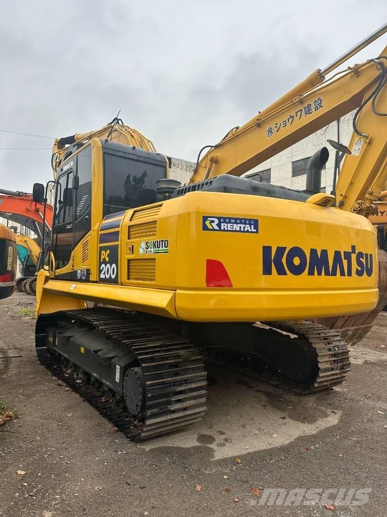 Komatsu PC 200-8 Roomikekskavaatorid