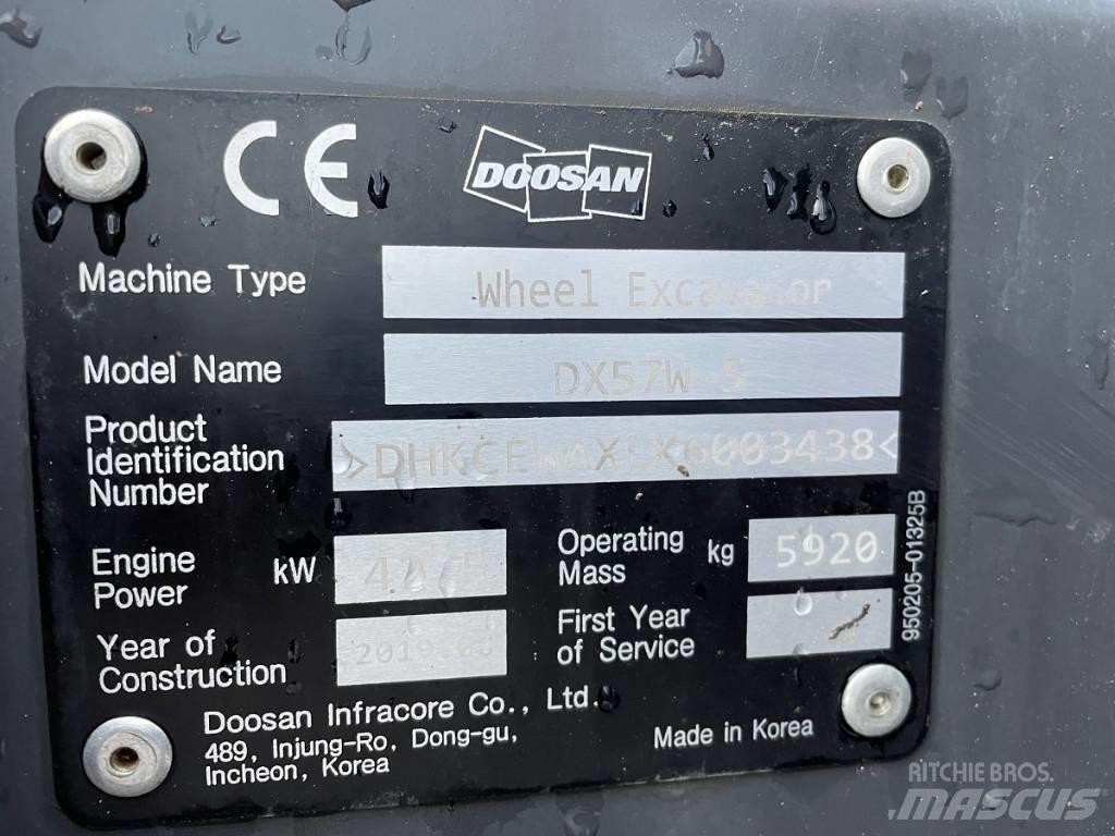 Doosan DX 57 W-5 Ratasekskavaatorid