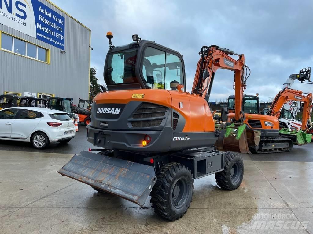 Doosan DX 57 W-5 Ratasekskavaatorid
