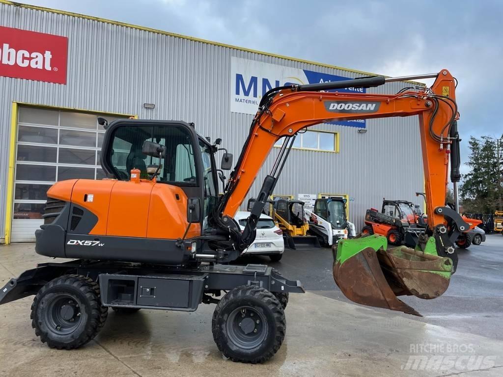 Doosan DX 57 W-5 Ratasekskavaatorid