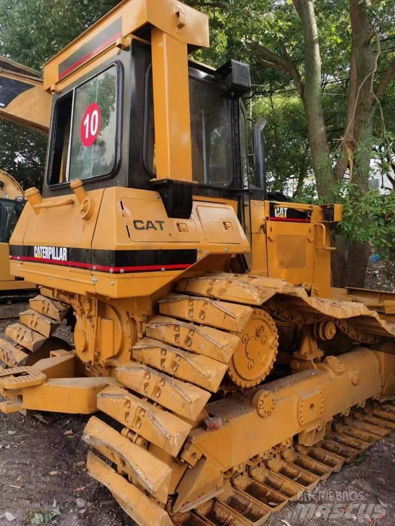 CAT D 4 H Buldooserid