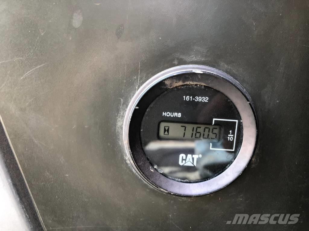 CAT 320 D L Roomikekskavaatorid