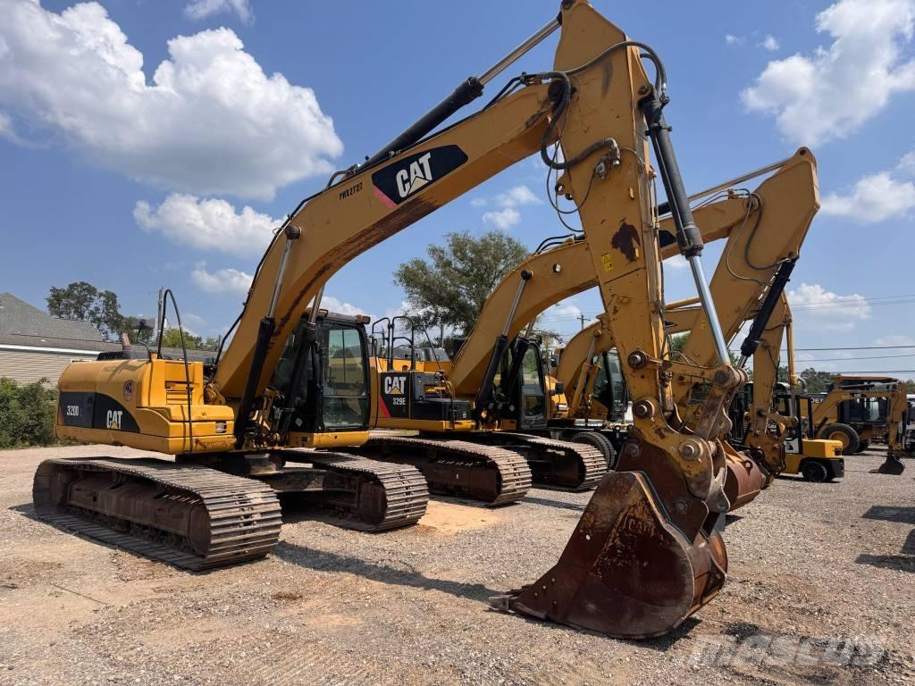 CAT 320 D L Roomikekskavaatorid