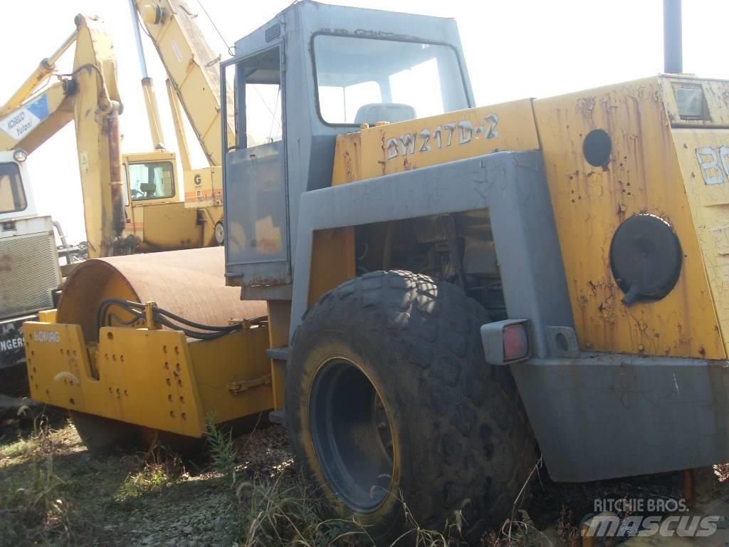 Bomag 217 D Ühe trumliga rullid