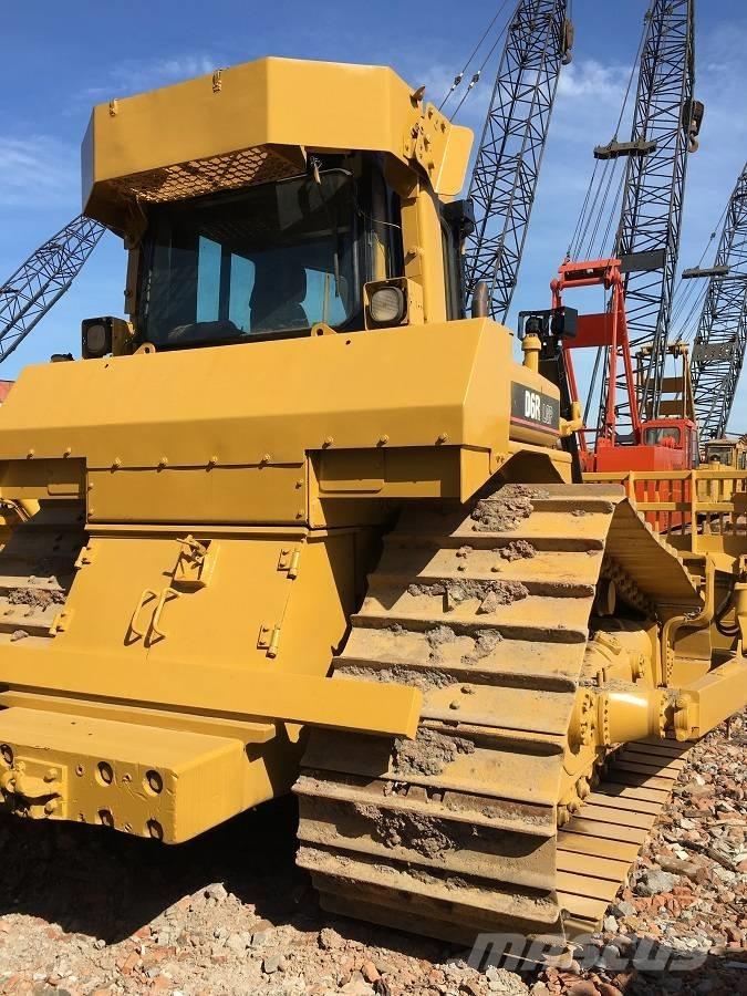 CAT D 6 R Buldooserid