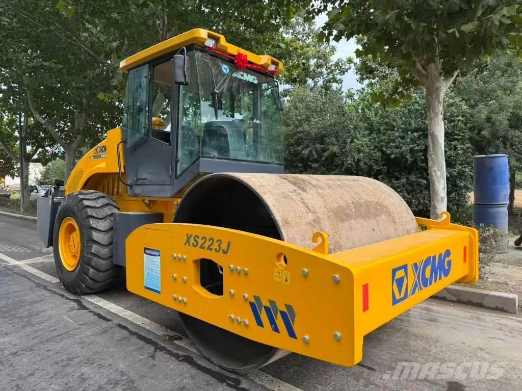 XCMG XS 223 J Ühe trumliga rullid