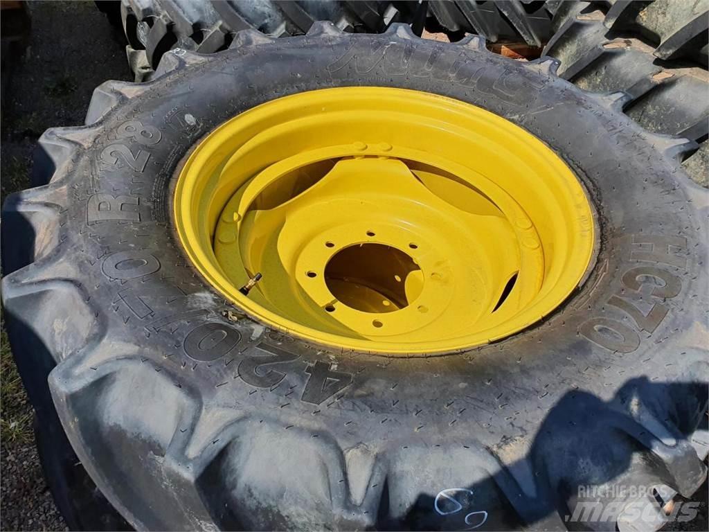 Mitas 420/70R28 x2 Rehvid, rattad ja veljed