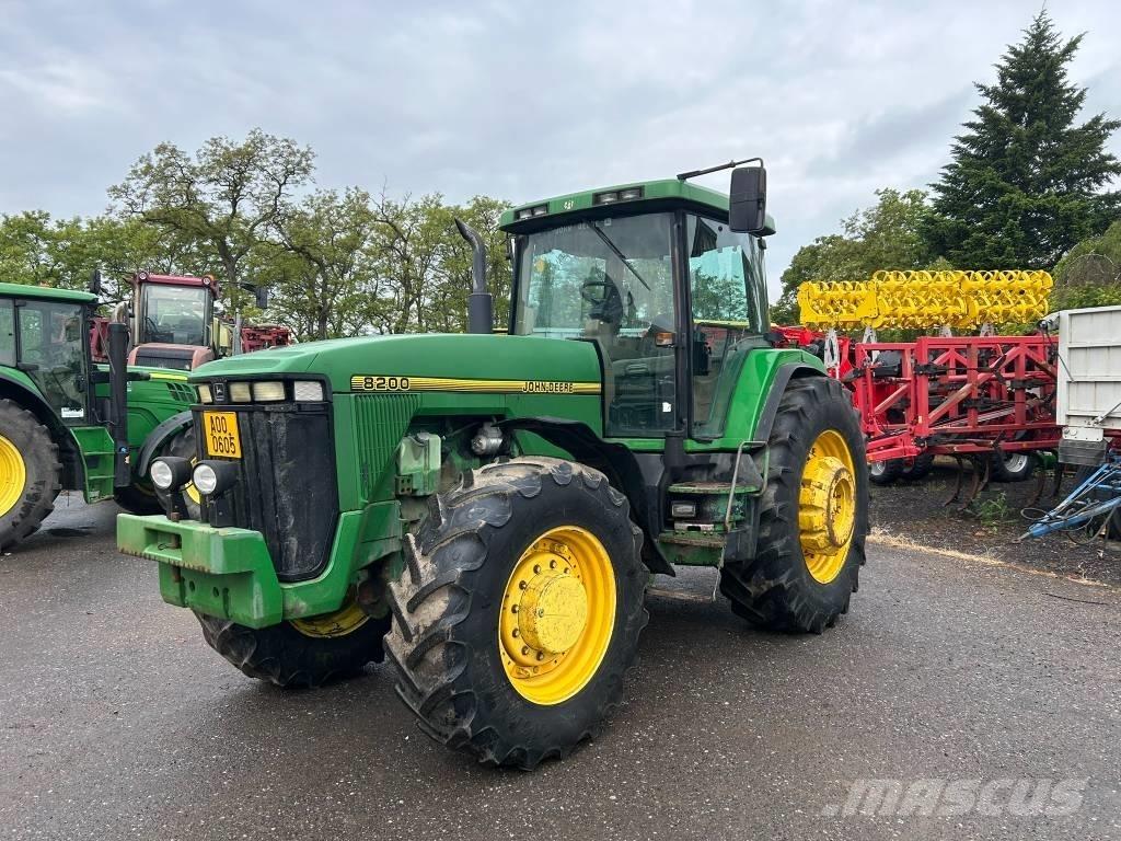 John Deere 8200 Traktorid