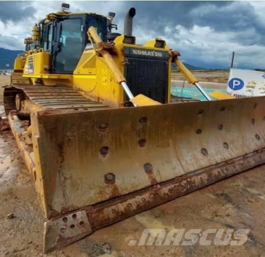 Komatsu D 65 PX-16 Buldooserid
