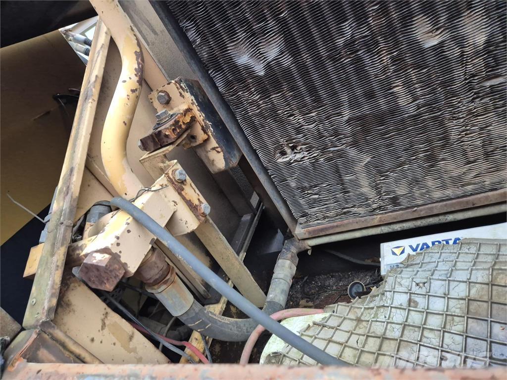 Komatsu PC180LC-3 Roomikekskavaatorid