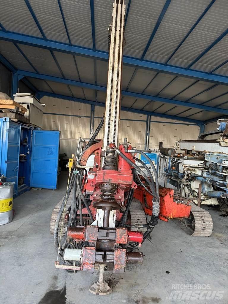 Soilmec SM305 Tugikäppadega puurmasinad