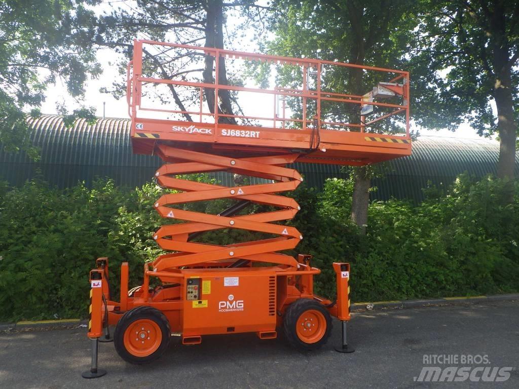 SkyJack SJ6832RT Käärtõstukid