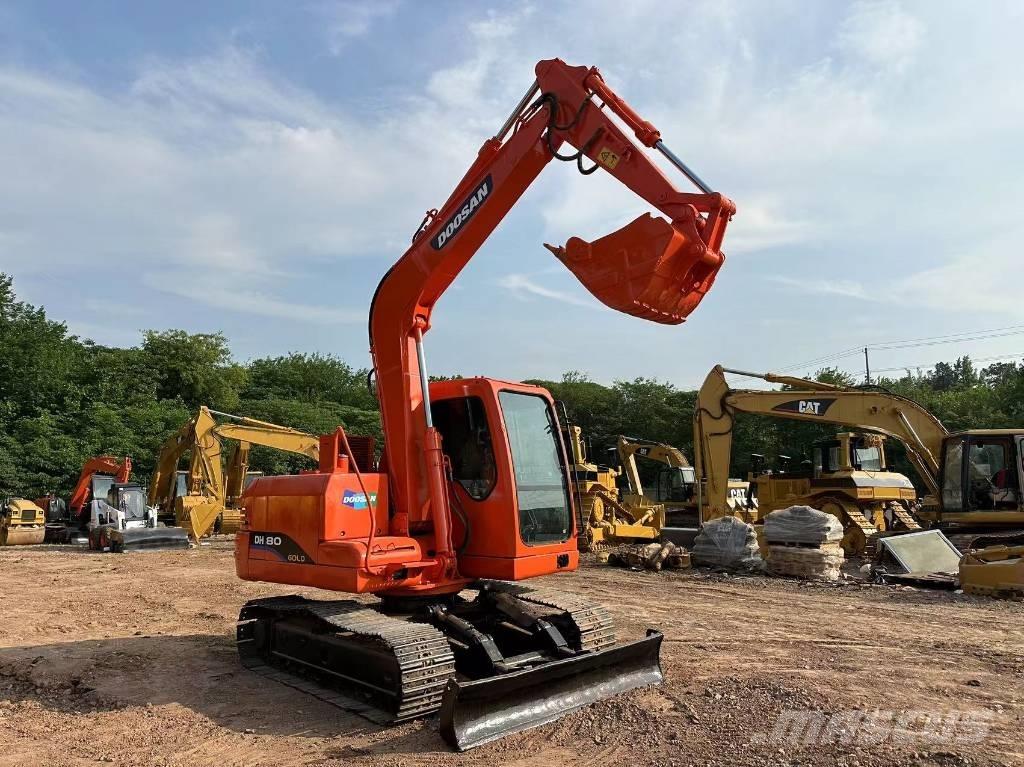 Doosan DH 80 Roomikekskavaatorid