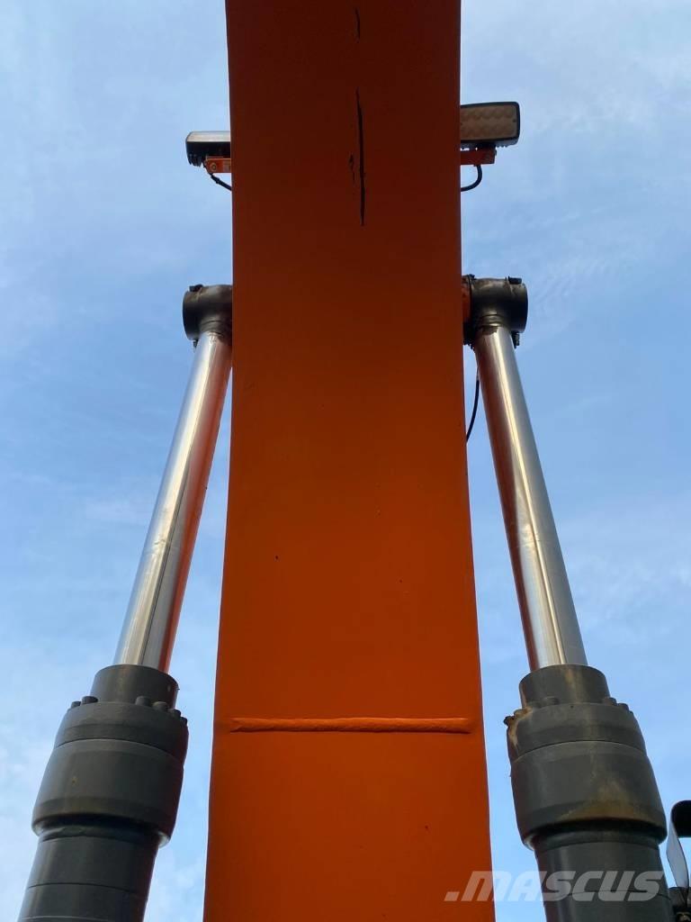 Doosan DX 300 LC-7 Roomikekskavaatorid