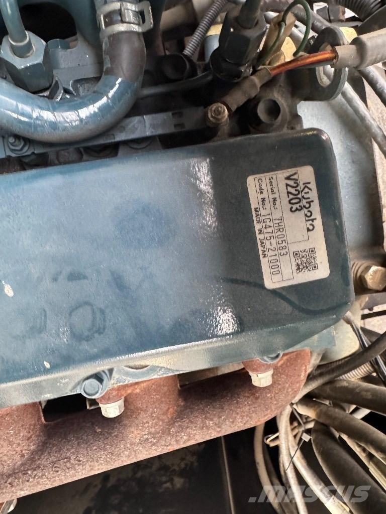 Mecalac TA 3 SR Väikekallurid