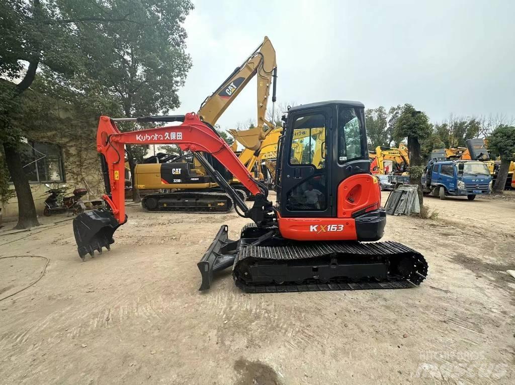 Kubota 163 Roomikekskavaatorid