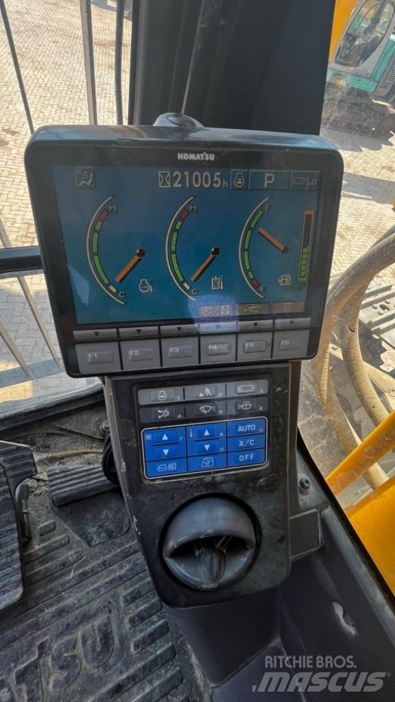 Komatsu PC850-8 R1 Roomikekskavaatorid
