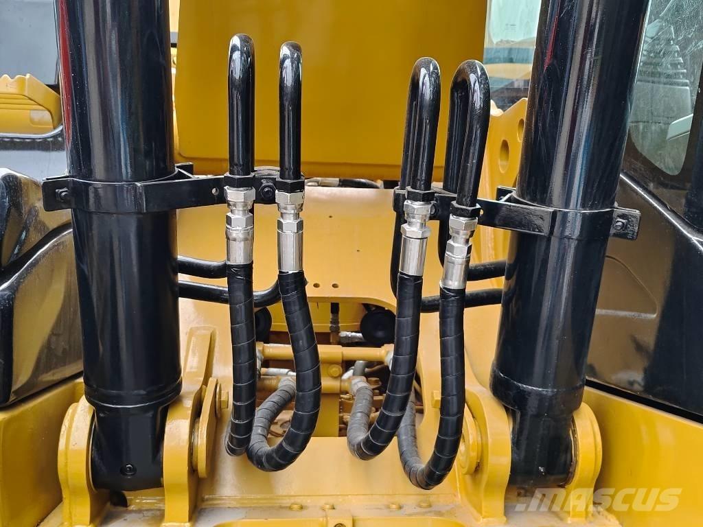 CAT 320 D Roomikekskavaatorid