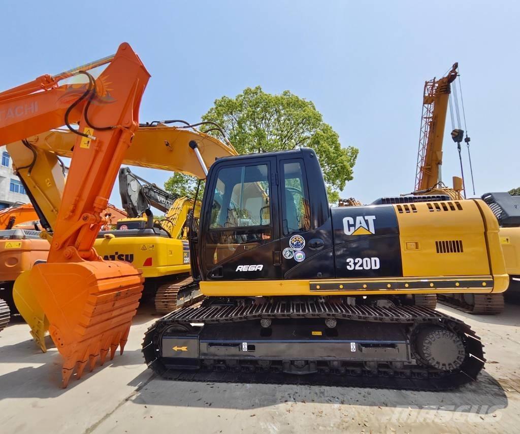 CAT 320 D Roomikekskavaatorid