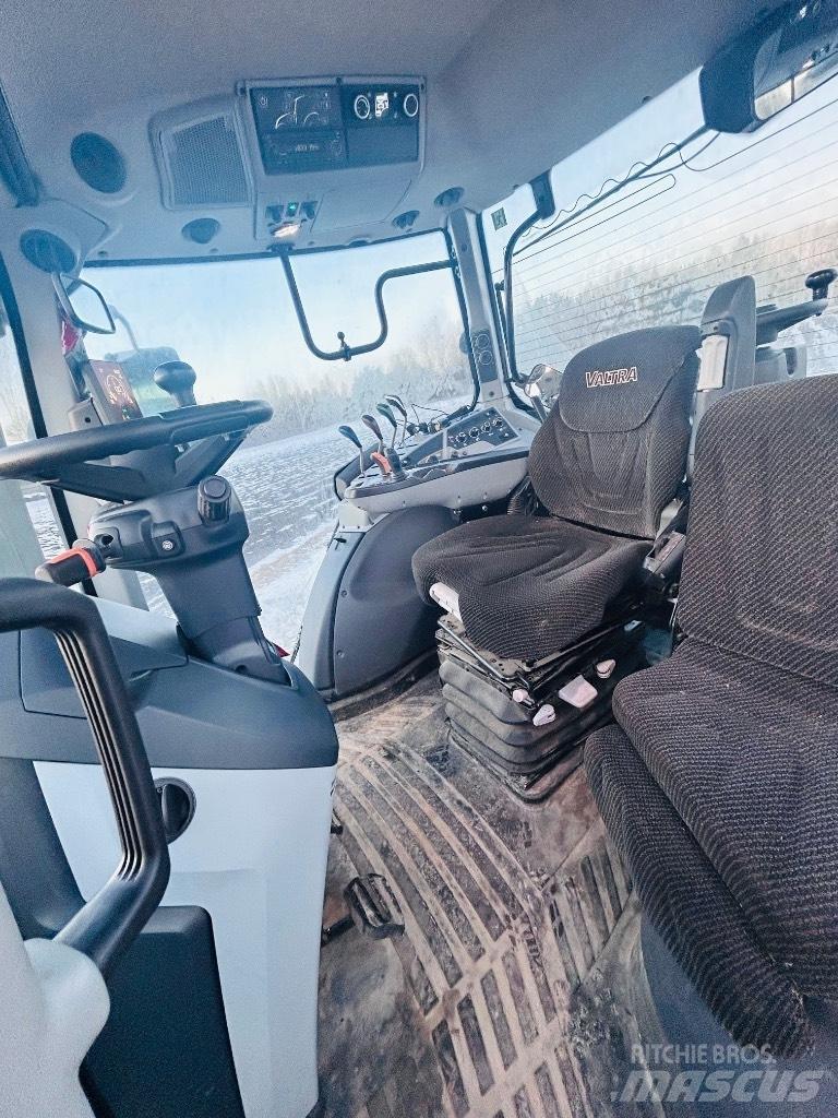 Valtra T 215 Active Traktorid
