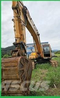 Hyundai Robex 300 LC Roomikekskavaatorid