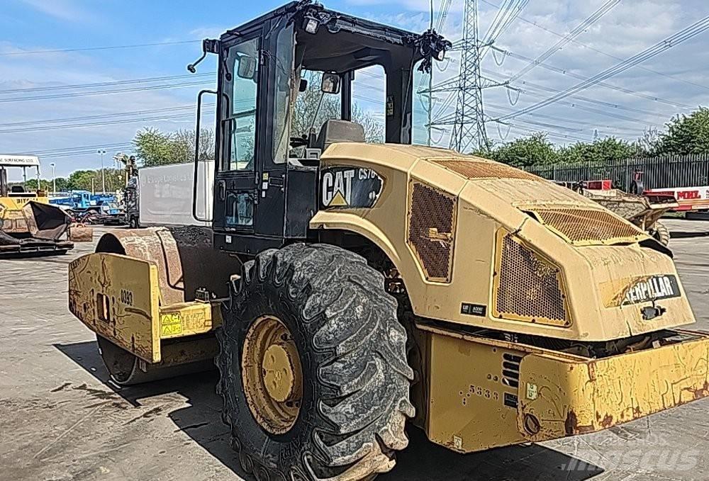 CAT CS 76 Ühe trumliga rullid