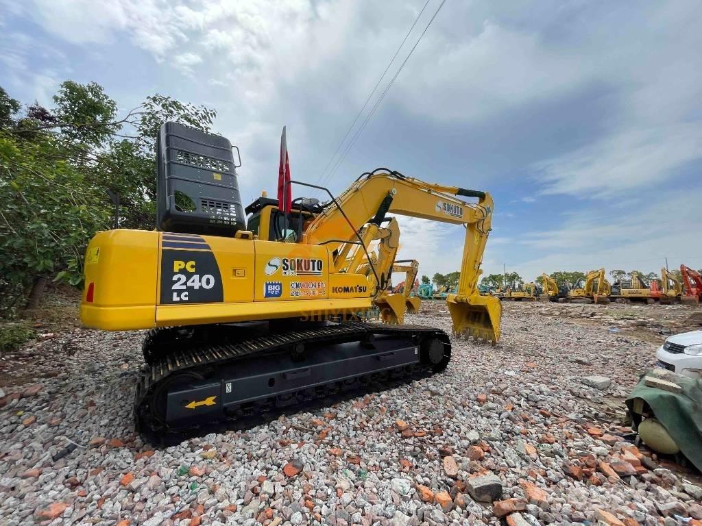 Komatsu PC 240-8 Roomikekskavaatorid