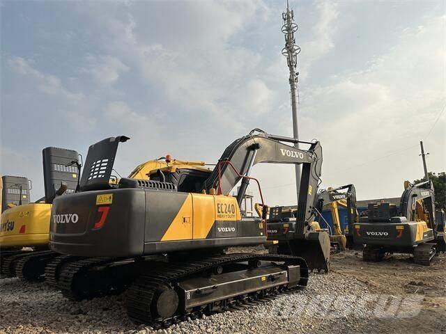 Volvo EC240 Roomikekskavaatorid