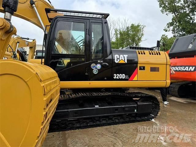 CAT 320 D Roomikekskavaatorid