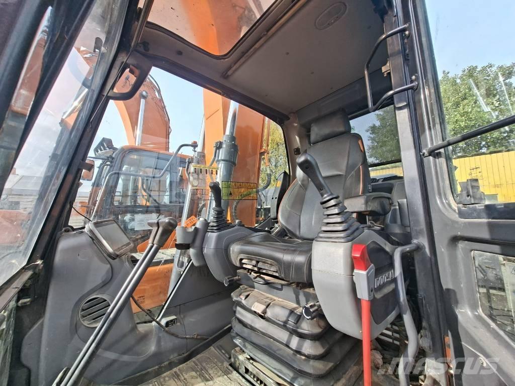 Doosan DX 140 LC Roomikekskavaatorid