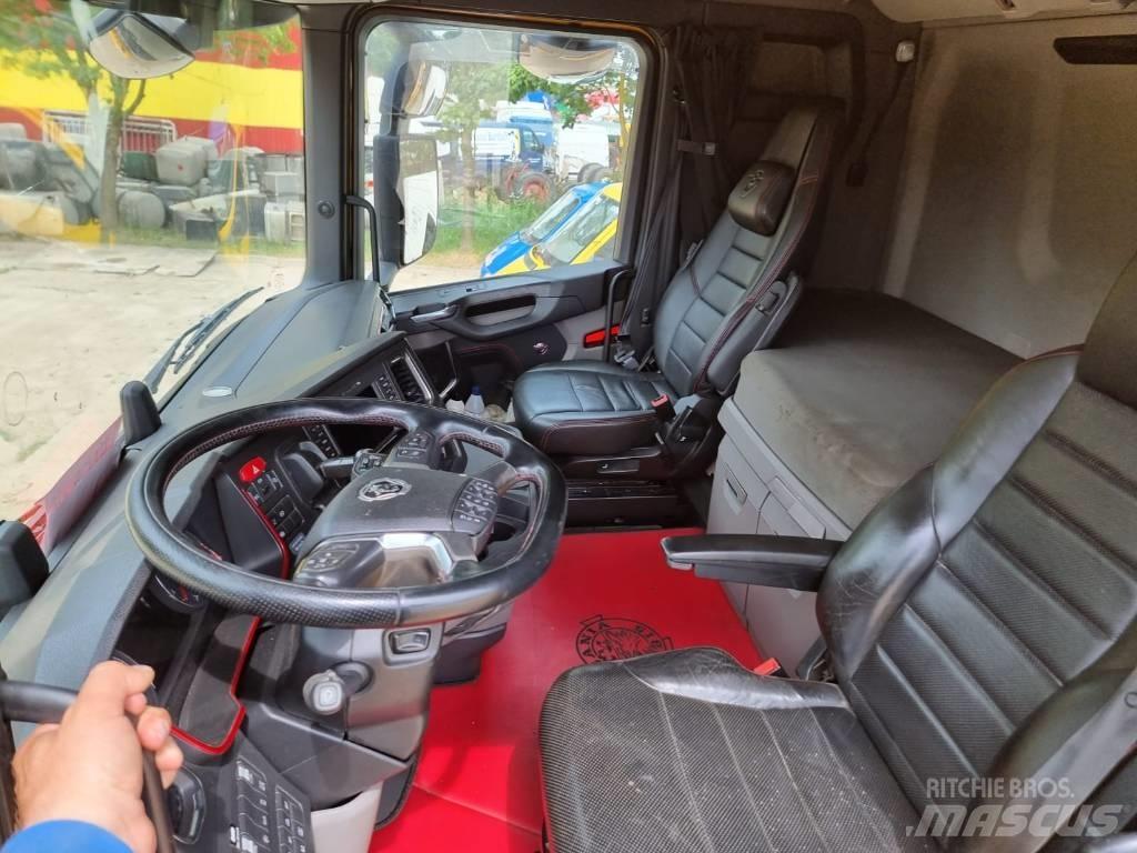 Scania S 580 6X2 Sadulveokid
