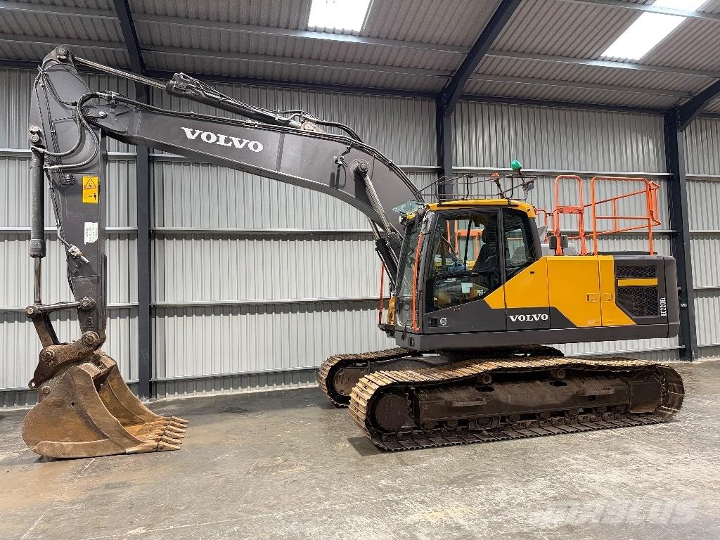 Volvo EC 220 E Roomikekskavaatorid