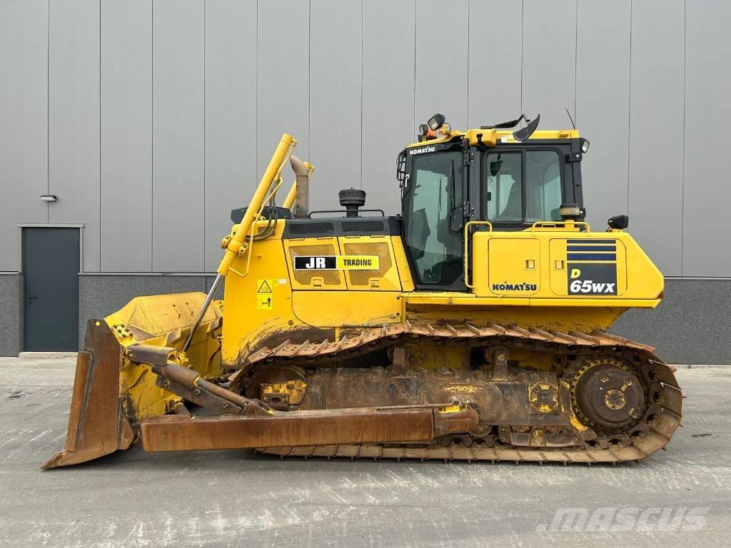 Komatsu D 65 WX-18 Buldooserid