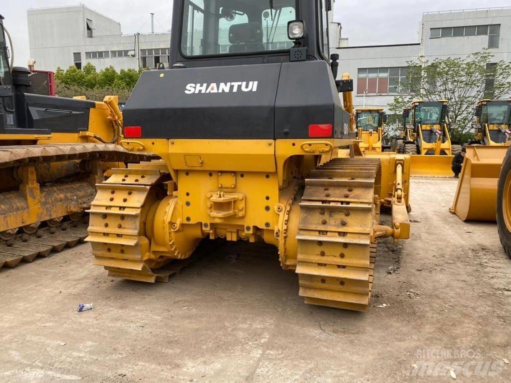 Shantui SD 16 Buldooserid
