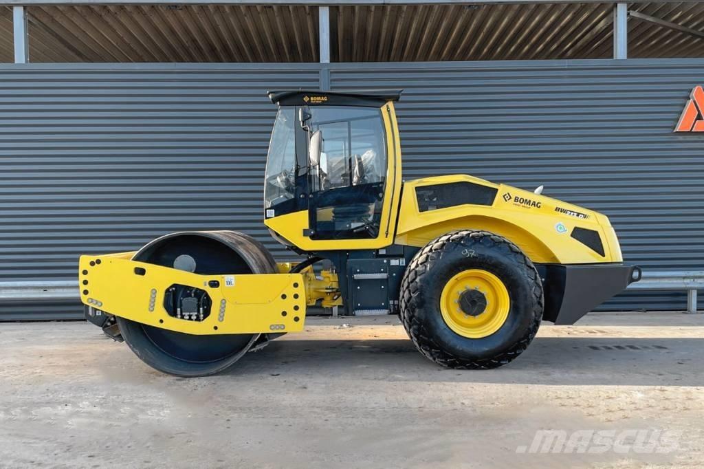 Bomag BW 213 D-5 Ühe trumliga rullid